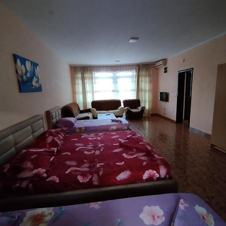 Grandino Rooms & Apartments Ulcinj Exterior photo