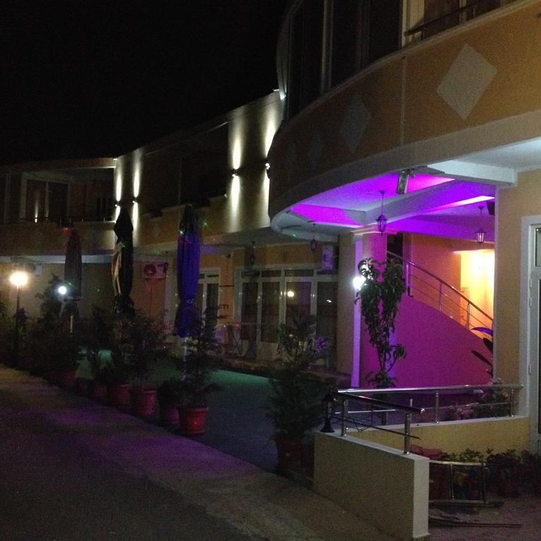 Grandino Rooms & Apartments Ulcinj Exterior photo