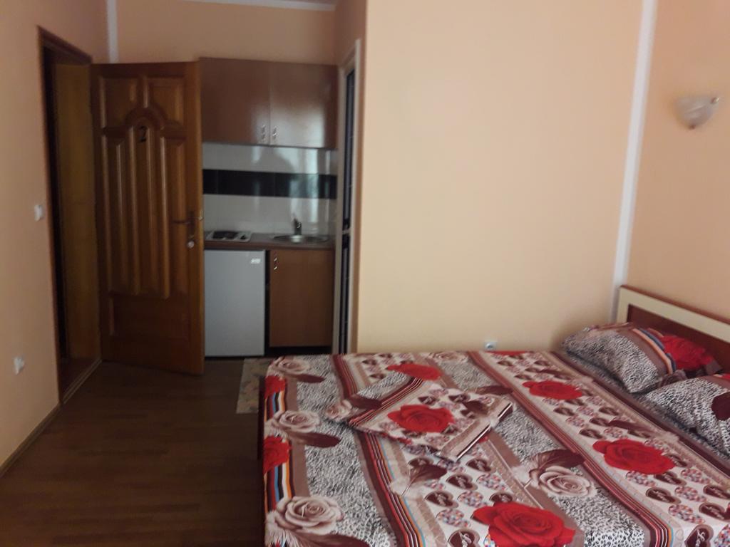 Grandino Rooms & Apartments Ulcinj Exterior photo